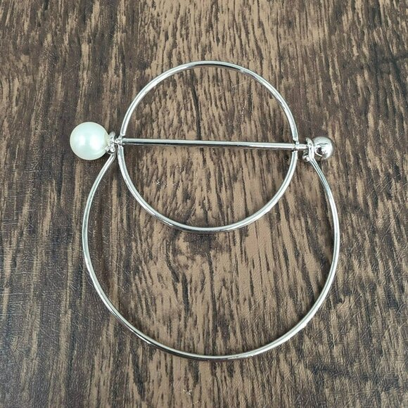 Bangle Bracelet Silver Pearl Round Small Hook Close Classic Gift Casual Bridal - Picture 1 of 6